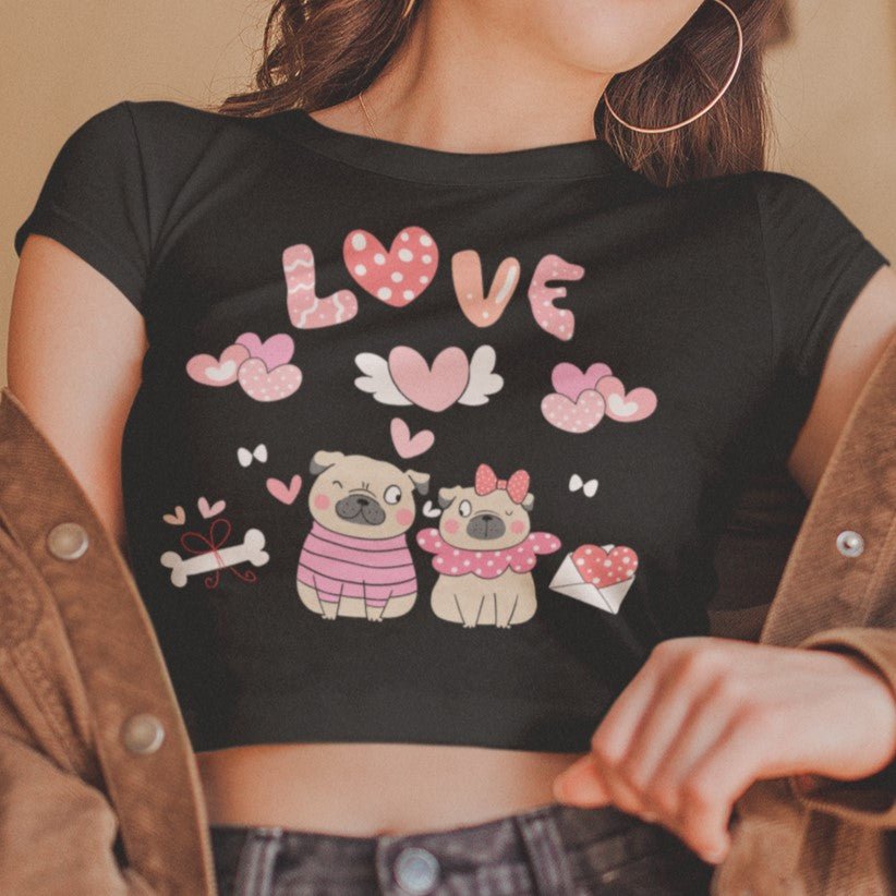 Cute Pug Couple with Heart-shaped Balloons Valentine Women's Kawaii Cotton Crop Tee - Da Boss Mango AU - Black